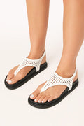 Anika Sandal